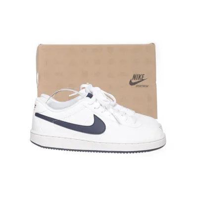 Sneakers (White) from Nike