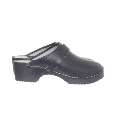 Träskor (Svart) från Moheda Skinn