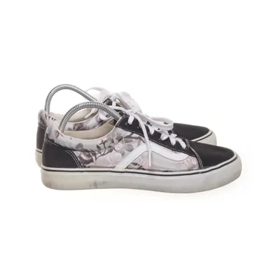 Canvas shoes (Black, Gray) from Vty