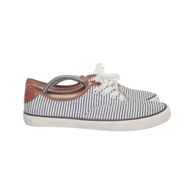 Canvas shoes (White, Black, Brown) from Trend One