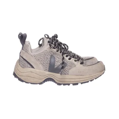 Running shoes (Gray, Black) from Veja