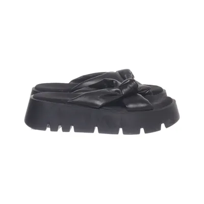 Slip-ins (Black) from Oxmox Leather
