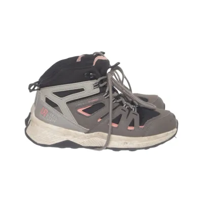 Hiking boots (Gray, Black, Pink) from Urban Roam