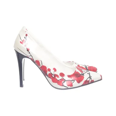 Pumps (White, Red, Black) from Goby