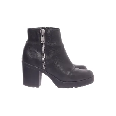 Ankle boots (Black) from Rvots