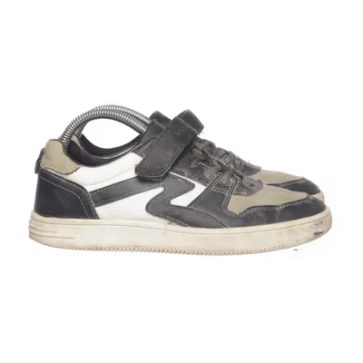 Gymnastic shoes (Black, White) from DooDogs