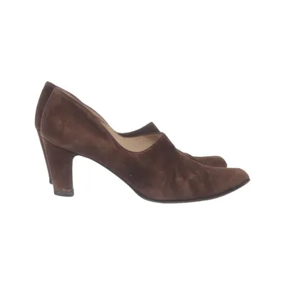 Pumps (Braun) von John H