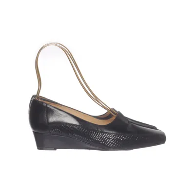 Pumps (Black) from Jerns