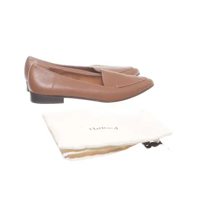 Loafers (Brown) from Flattered