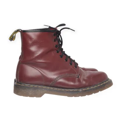 Laced boots (Red) from Dr. Martens