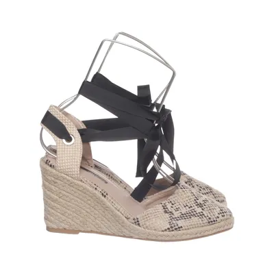 Kilklackar (Beige, Svart) från Miss Selfridge