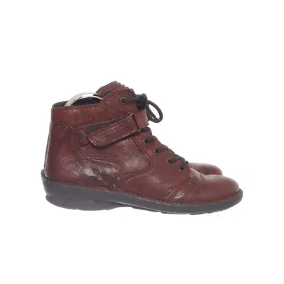 Laced boots (Brown) from Khrio
