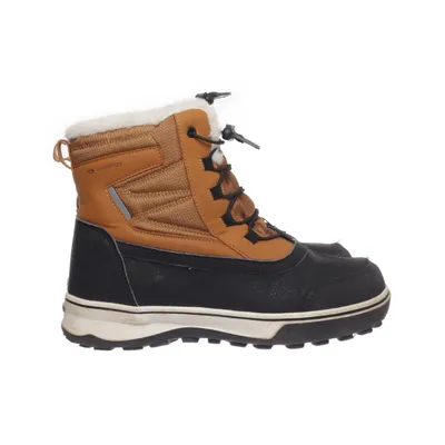 Hiking boots (Brown, Black, White) from Everest