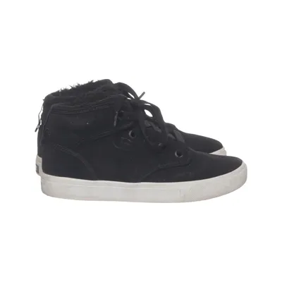 Sneakers (Motley Mid) från Globe Skinn