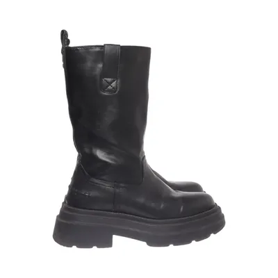 Boots (Black) from Buffalo