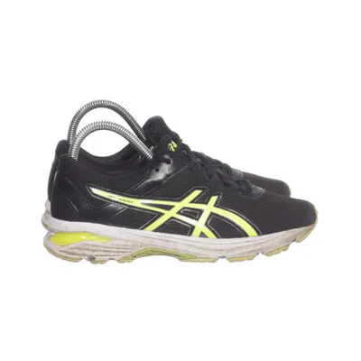 Running shoes (C740N) from Asics