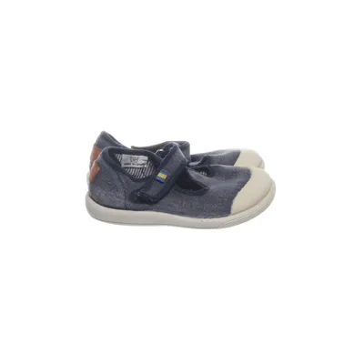 Walking shoes (Blue) from Kavat