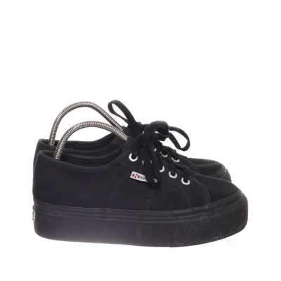 Tygskor (Svart) från Superga