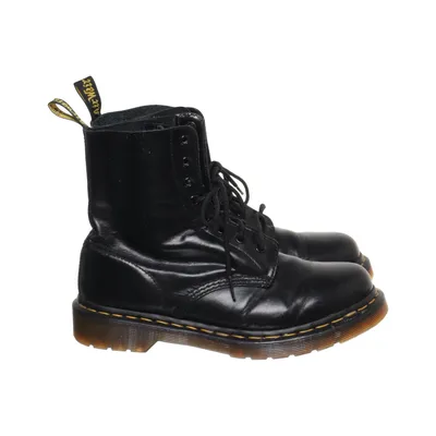 Laced boots (Pascal) from Dr. Martens Polyurethane