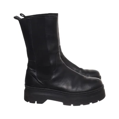 Chelsea boots (Black) from Pavement
