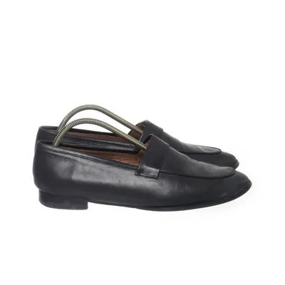 Loafers (Black) from Flattered