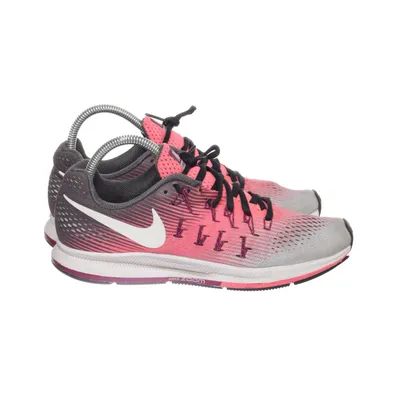 Running shoes (Pink, Gray, White) from Nike