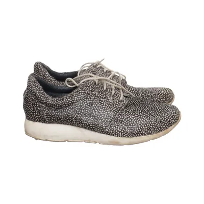 Sneakers (Gray, Black) from Maruti Leather