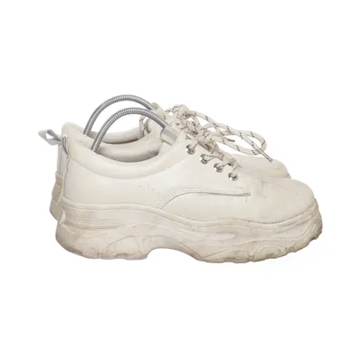 Walking shoes (White) from She & In