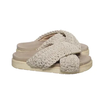 Mules (Beige) de Inuikii
