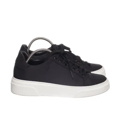 Sneakers (Svart, Vit) från Intrend Skinn