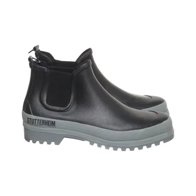Bottines en caoutchouc (Noir, Gris) de Stutterheim x Novesta
