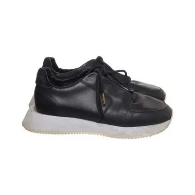 Sneakers (Black, Gray) from Gram Leather