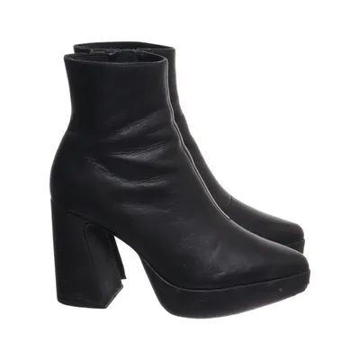 Stövletter (Svart) från Jeffrey Campbell