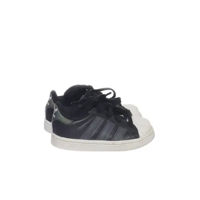 Sneakers (Superstar) från Adidas