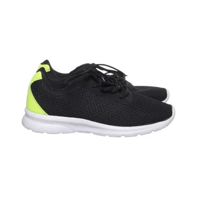 Trainers (Black, White) from Vty