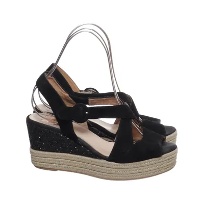Wedges (Black, Beige) from Kanna