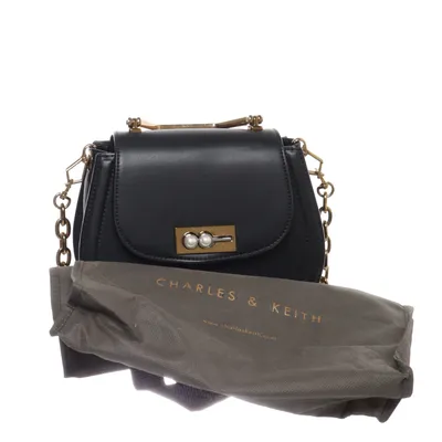 Handväska (Svart) från Charles & Keith Polyuretan