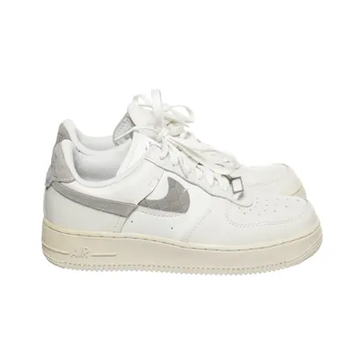 Sneakers (Air Force 1) från Nike Skinn