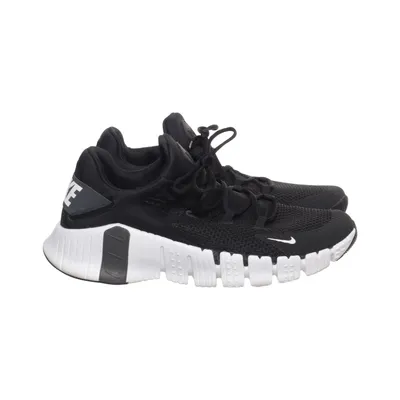 Running shoes (Free Metcon 4) from Nike