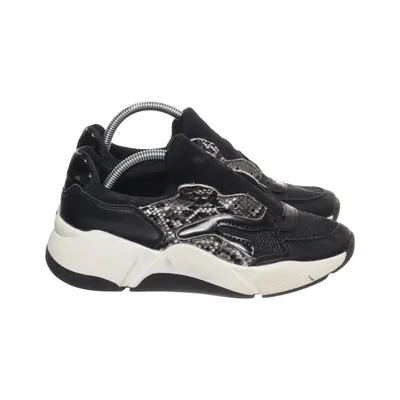 Baskets (Noir, Blanc, Gris) de Claudia Ghizzani