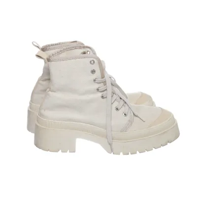 Bottes à lacets (Beige) de Sacha Iconic