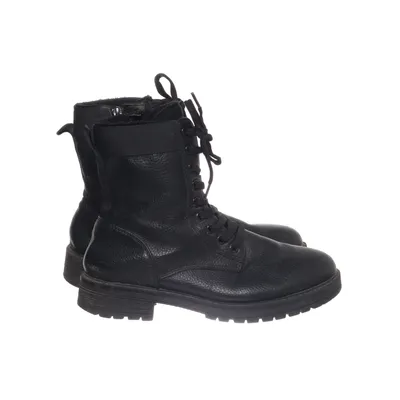 Laced boots (Black)
