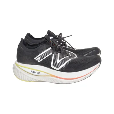 Running shoes (Fuelcell) from New Balance