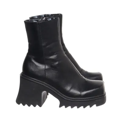 Boots (Svart) från Lamoda