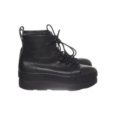 Bottes à lacets (Noir) de Gram Cuir