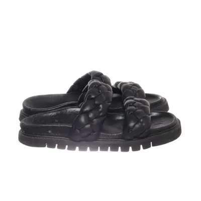 Slip-ins (Black) from KMB