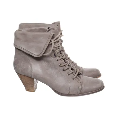Bottes à talons (Gris) de Akira Faux cuir
