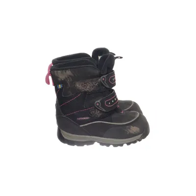 Ankle boots (Black, Pink) from Kavat