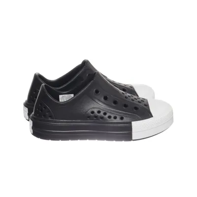 Walking shoes (Black, White) from Converse