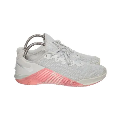Trainingsschoenen (Grijs, Roze) van Nike